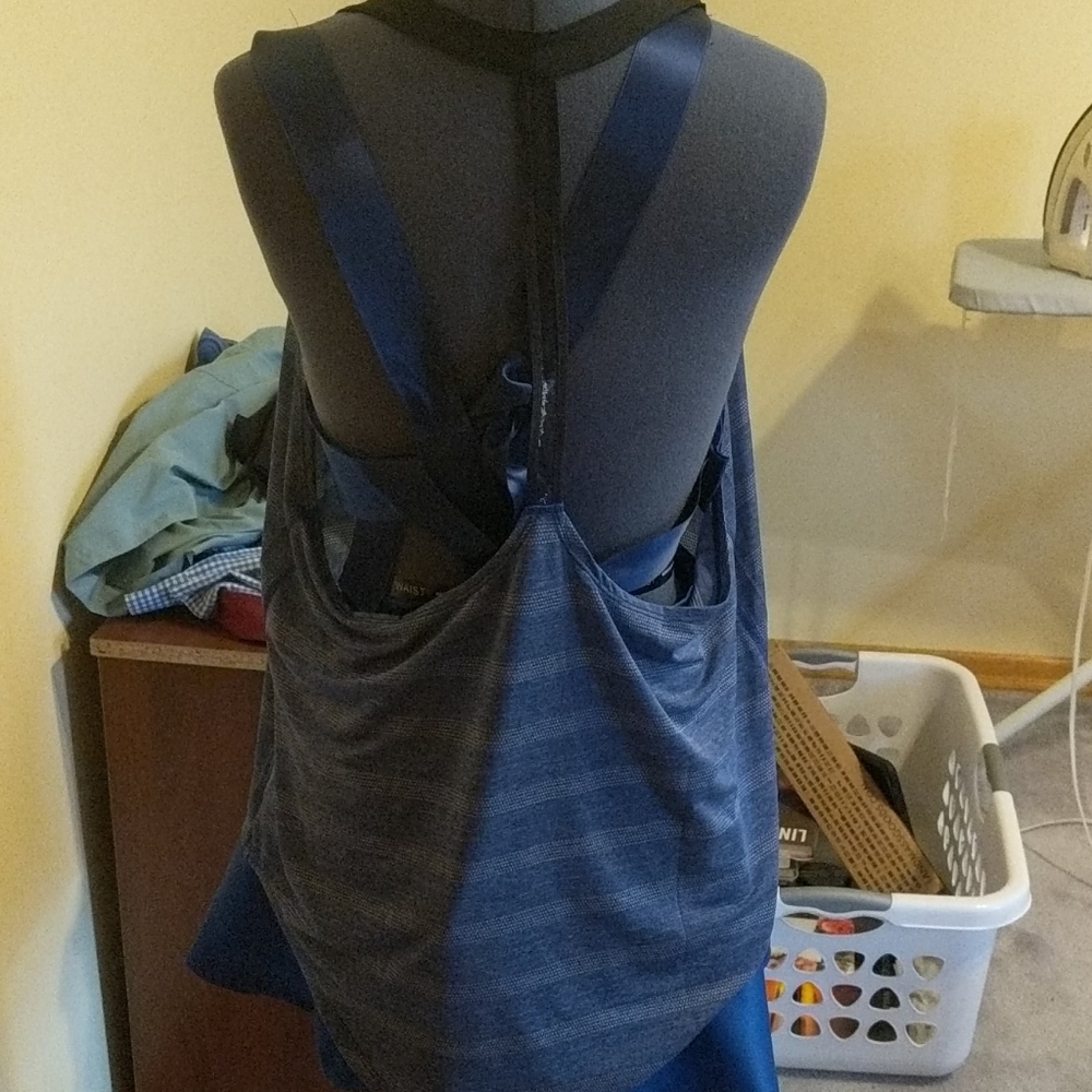 Nike Workout Tank. - Picture 2 of 3